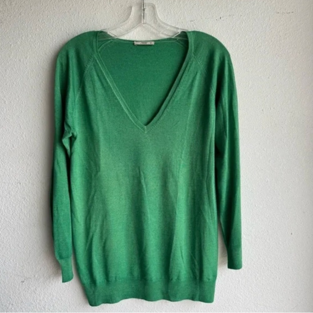 Prada Green 100% Wool V-neck Sweater Size 8 Lightweight Classic Quiet Luxury - Picture 2 of 8